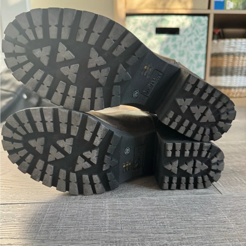 Dirty Laundry Lita booty size 9 - Picture 3 of 3